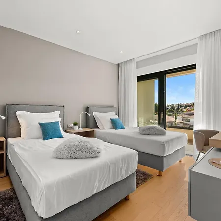 Luxury Del Sol - Heated Pool & Hot Tub * Premantura