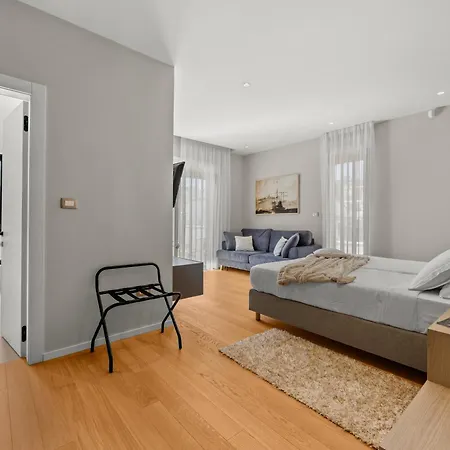 Luxury Del Sol - Heated Pool & Hot Tub Villa Premantura