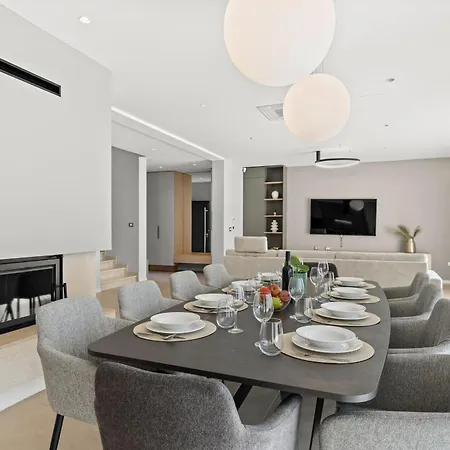 Luxury Del Sol - Heated Pool & Hot Tub Premantura